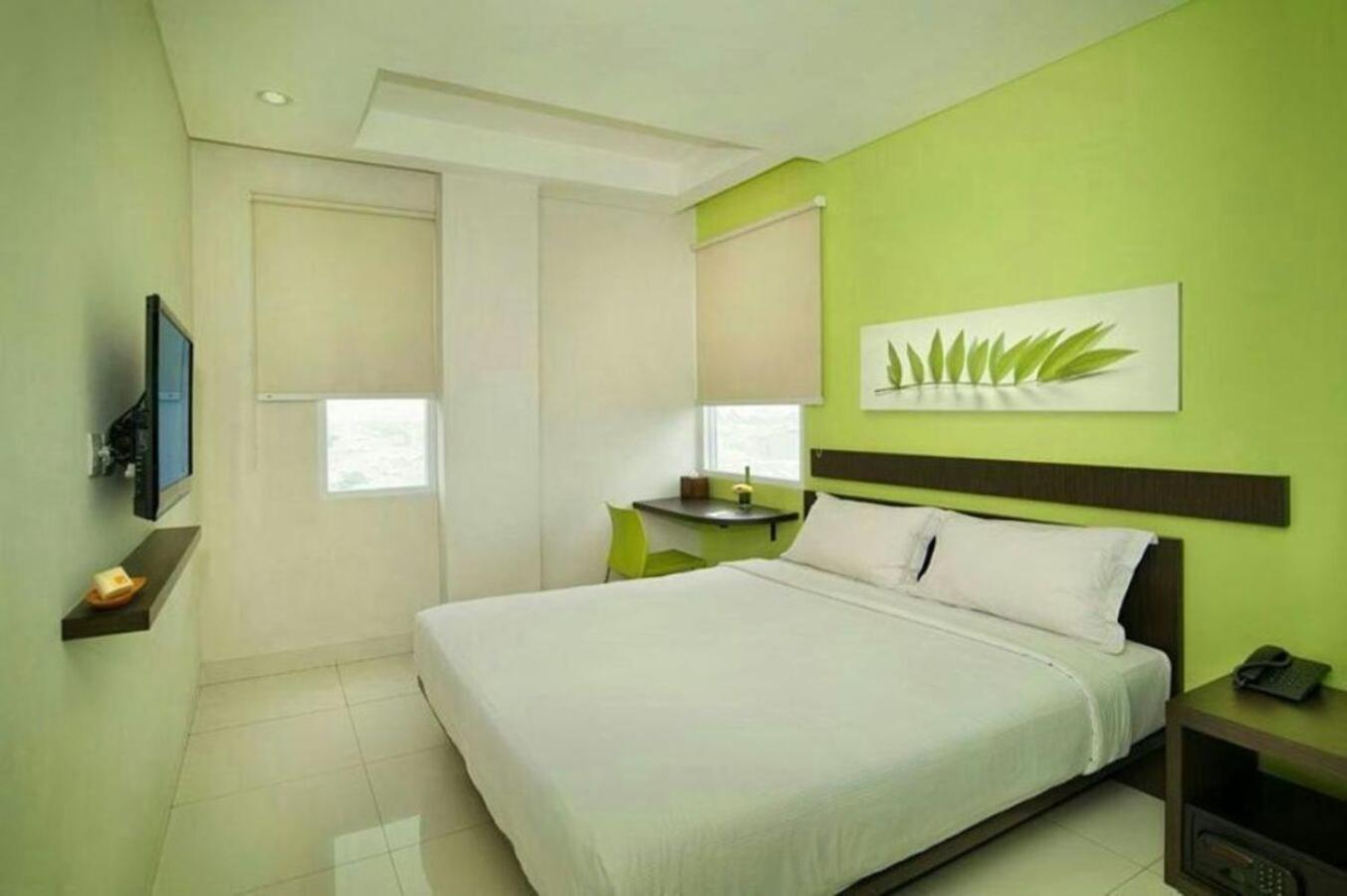 V Tebet Hotel 2*