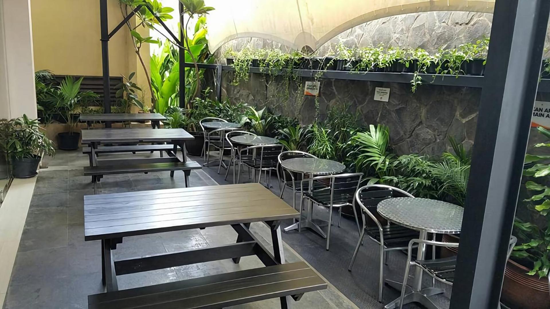 V Tebet Hotel 2*