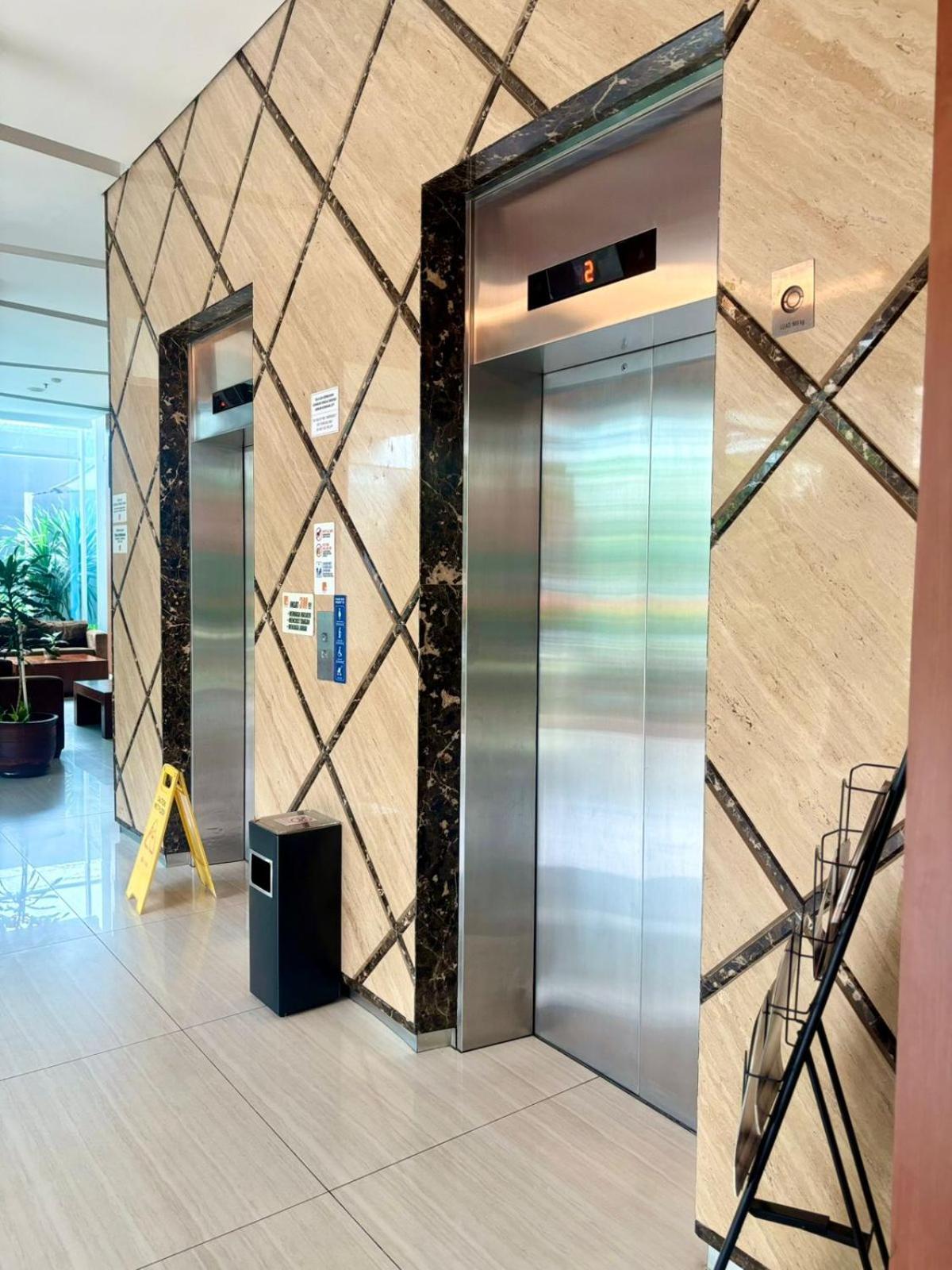 V Tebet Hotel Jakarta